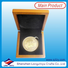 Moneda de oro 2015 con caja de monedas de madera